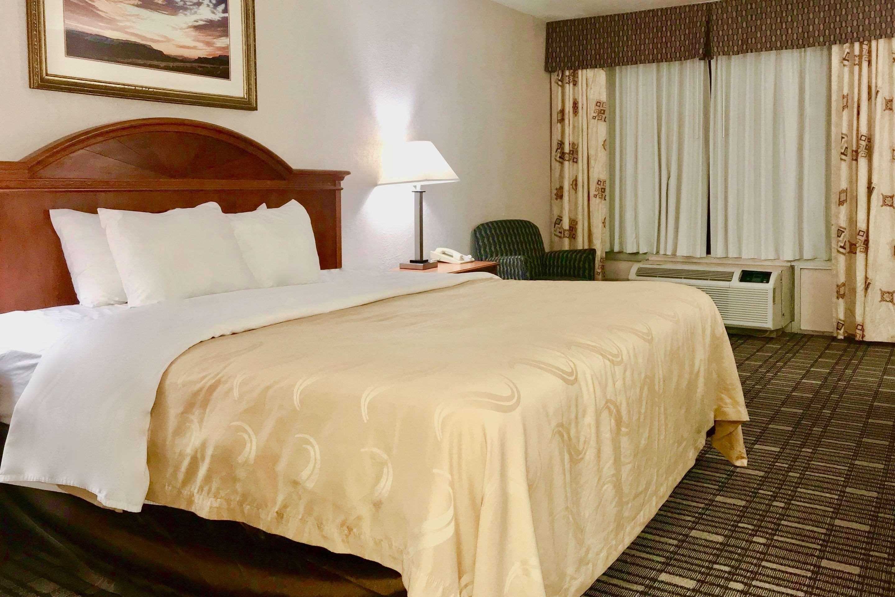 Quality Inn Тикумкари Екстериор снимка