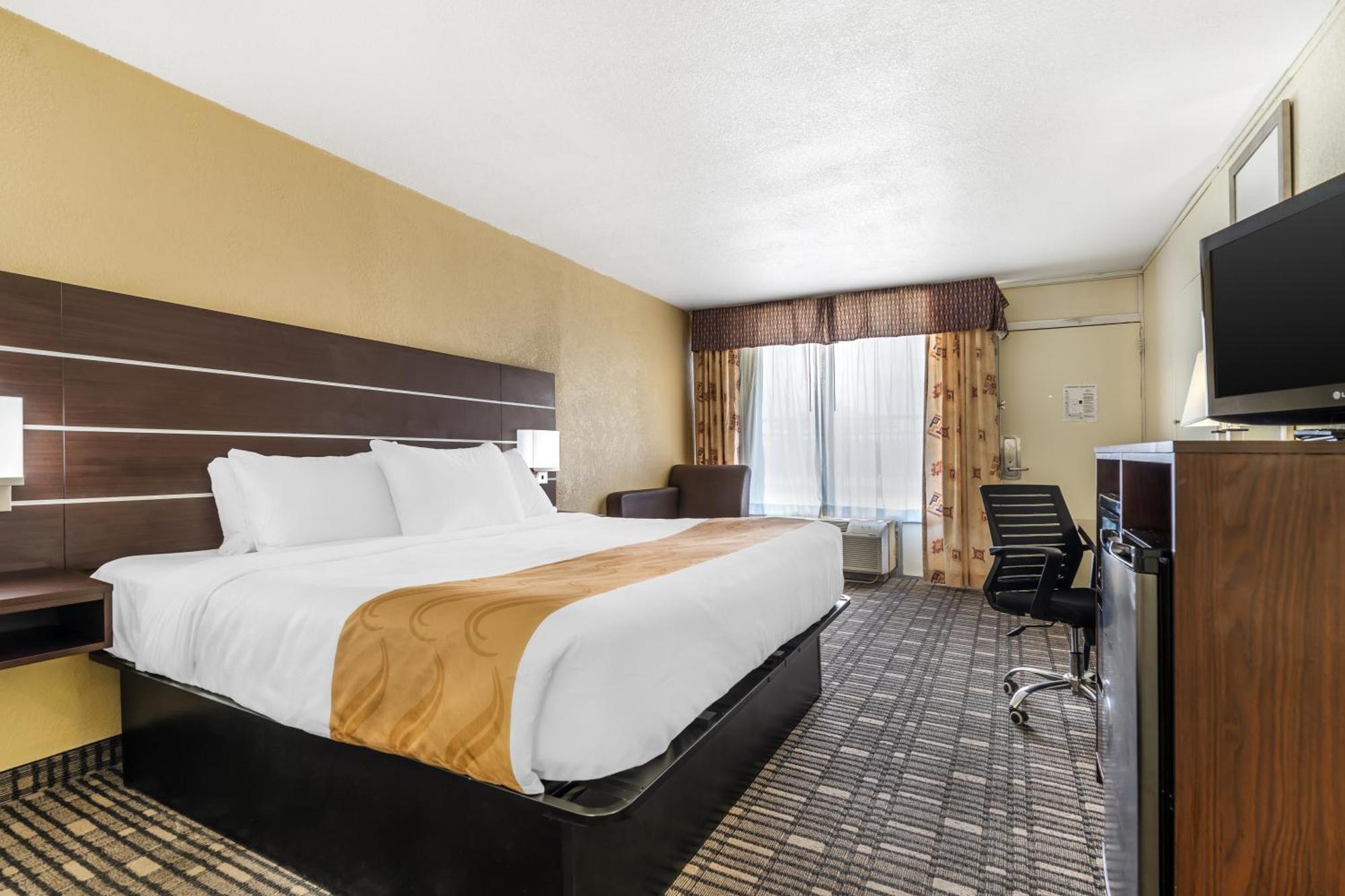 Quality Inn Тикумкари Екстериор снимка