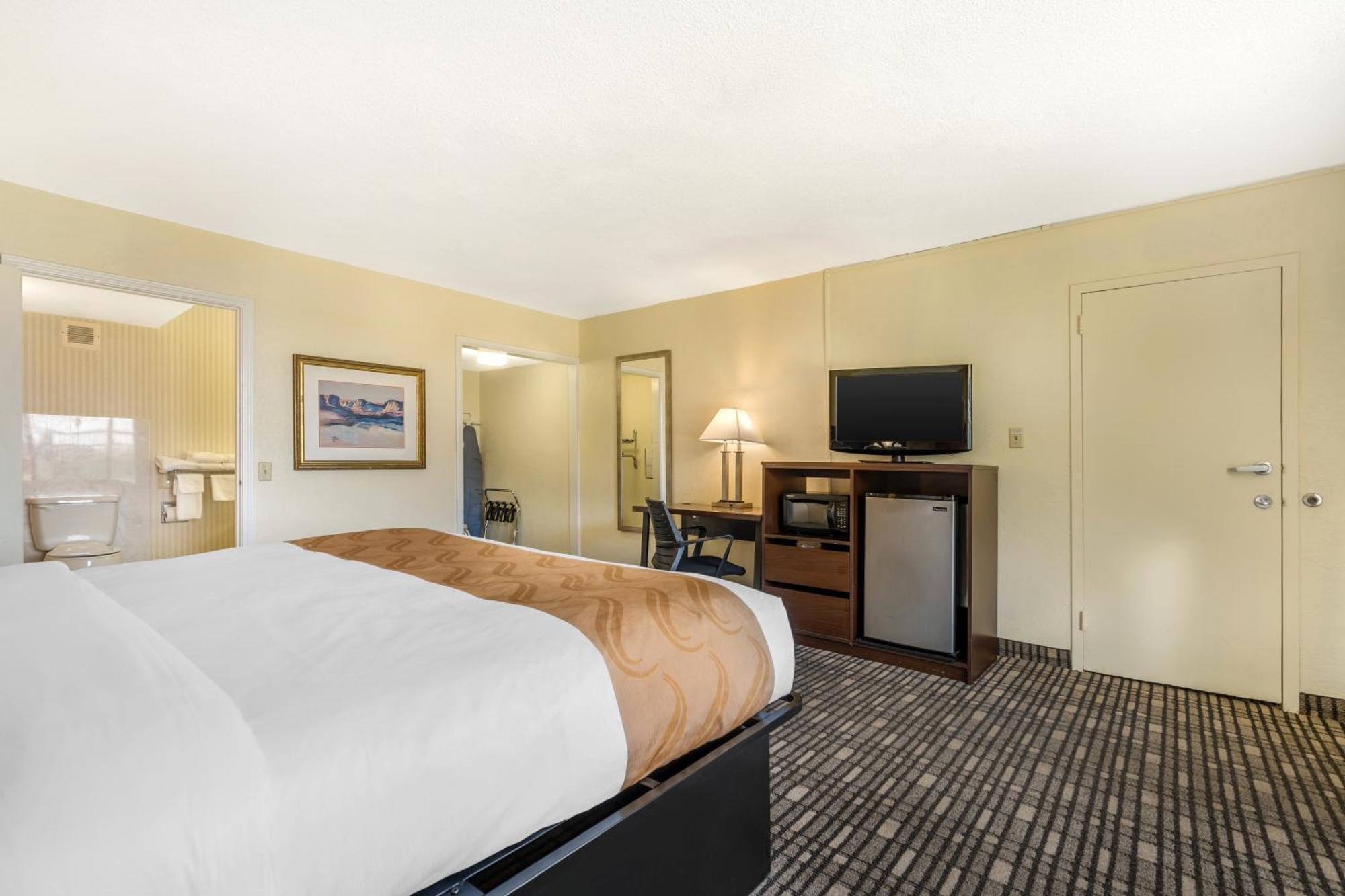 Quality Inn Тикумкари Екстериор снимка