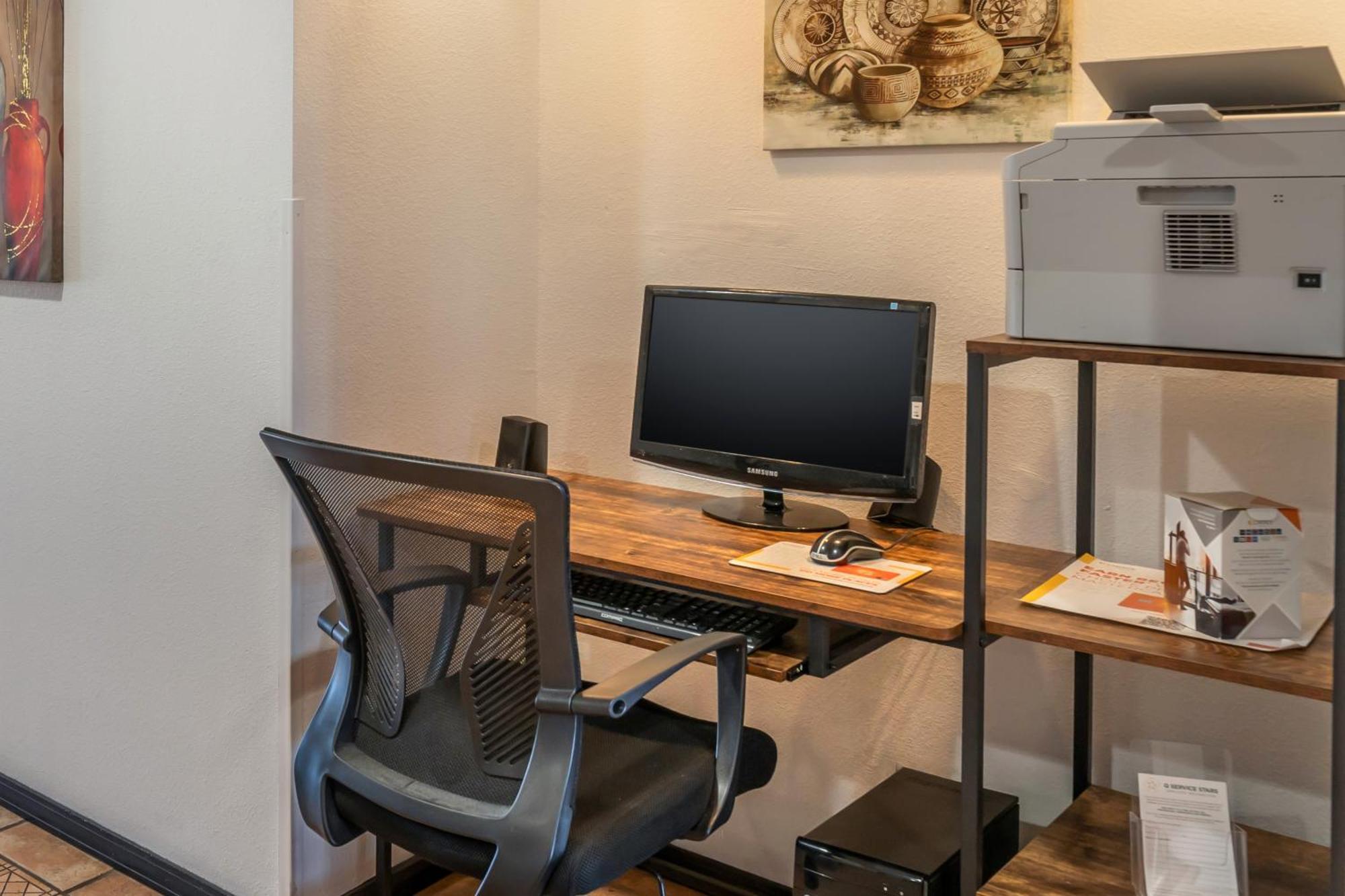 Quality Inn Тикумкари Екстериор снимка