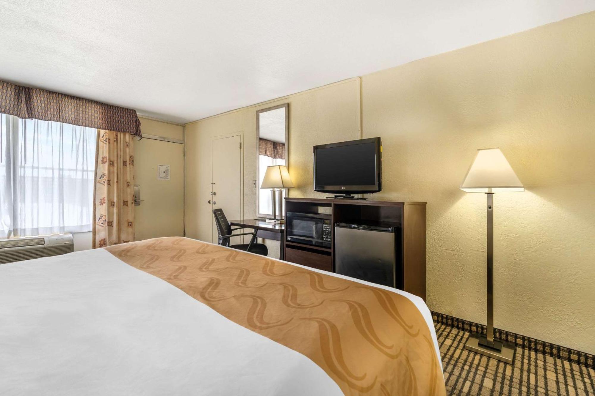 Quality Inn Тикумкари Екстериор снимка